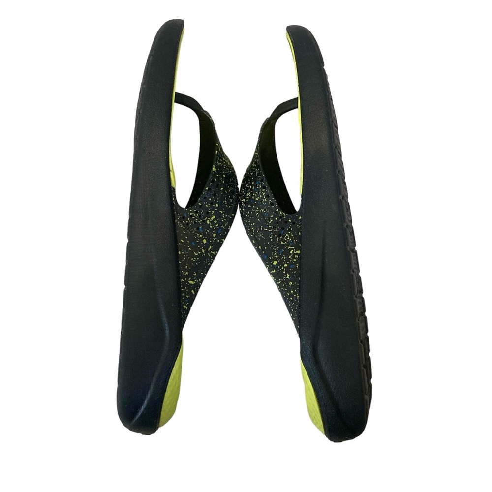 CROCS Lightride Black Splatter Neon Yellow Thong Slip-on Flip Flops - Picture 4 of 10